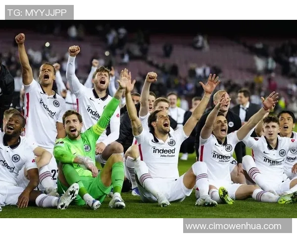 杭州足球队荣登足球配合排行榜第九名展现团队实力与默契 杭州足球队荣登足球配合排行榜第九名展现团队实力与默契